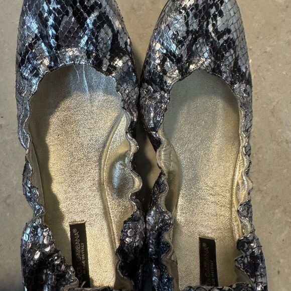 Dolce & Gabbana Women's Black and Silver Snakeskin Ballet Flats - Picture 3 of 7